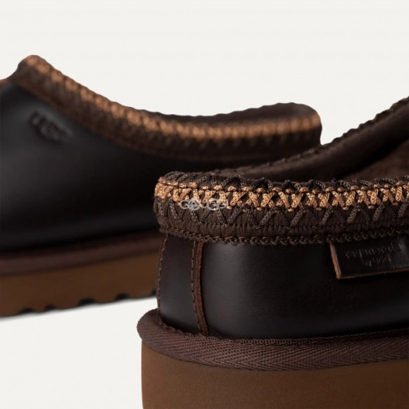 Tasman Leather Regen - Ironwood