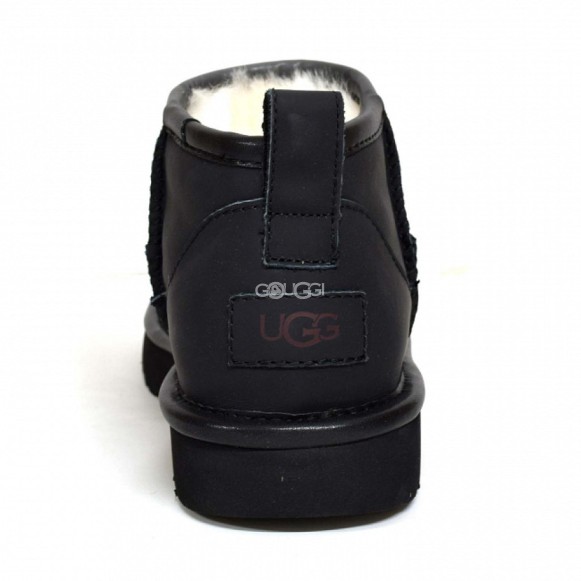 Classic Ultra Mini Leather Black 